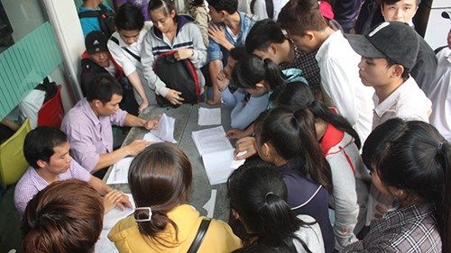 Tuyển sinh ĐH, CĐ 2015: Mệt mỏi vì hôm qua đỗ, nay trượt