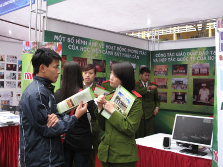 Điểm chuẩn khối C vào ngành Công an dự kiến lên tới 29 điểm