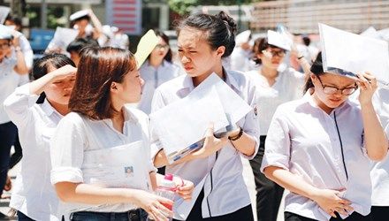 Đóng cửa trường cũng phải theo luật