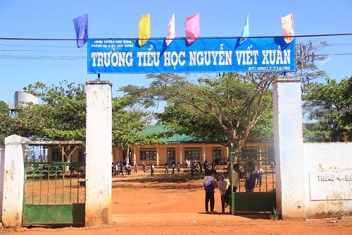 Nợ giáo viên gần 900 triệu tiền dạy ngoài giờ