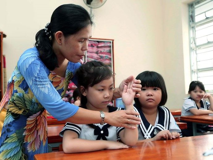 Trường học để giáo dục chứ không kết tội!