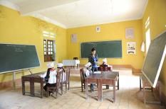 Thương cảnh phòng học 3 lớp, 6 học sinh, 1 giáo viên