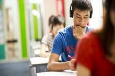 Bí quyết luyện thi ielts listening đạt 8.5 dễ dàng