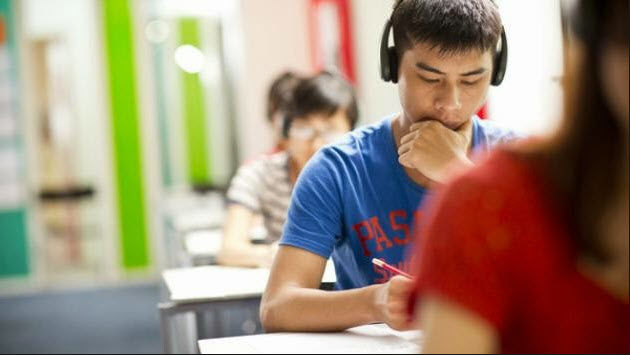 Bí quyết luyện thi ielts listening đạt 8.5 dễ dàng