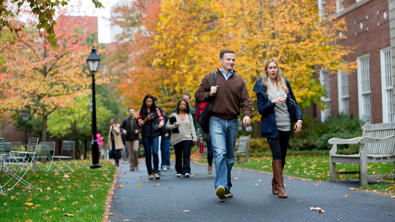 5 câu hỏi phỏng vấn du học Mỹ “bá đạo” của trường Harvard