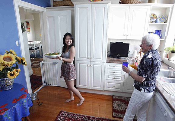 Thuận lợi và khó khăn khi du học sinh Úc chọn homestay