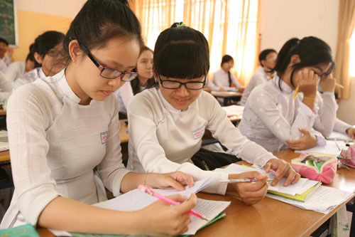 Trường Hùng Vương tự cho học sinh toàn điểm 10 để đi thi học sinh giỏi