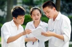 Học sinh lớp 12 chuẩn bị kiểm tra khảo sát các môn Toán, Văn, Tiếng Anh