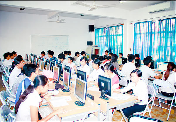 Tuyển thẳng thí sinh huyện nghèo: Phải có giải pháp đồng bộ