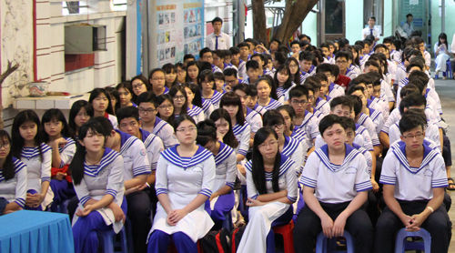 Phụ huynh Sài Gòn băn khoăn chọn trường tư cho con