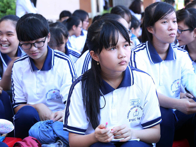 Không học tiếng Anh ở trường nhưng muốn thi môn tiếng Anh