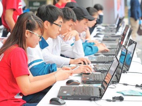 Bỏ quy định cấm sinh viên bình luận, chia sẻ bài viết dung tục trên mạng