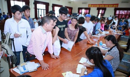 Thí sinh, lãnh đạo các trường ĐH phấp phỏng nỗi lo "dùng chung"...