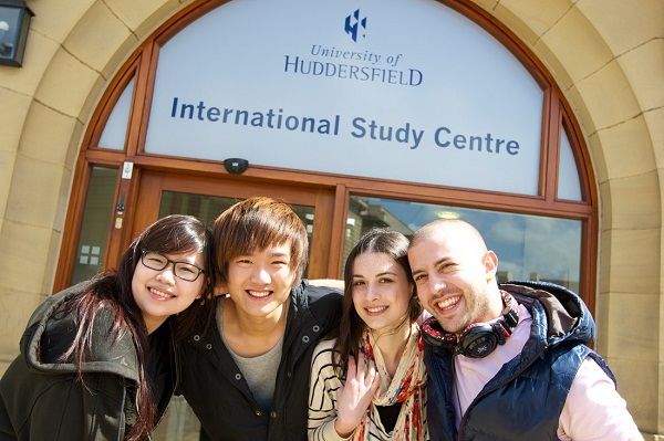 Những lý do bạn nên chọn Đại học Huddersfield khi du học Anh