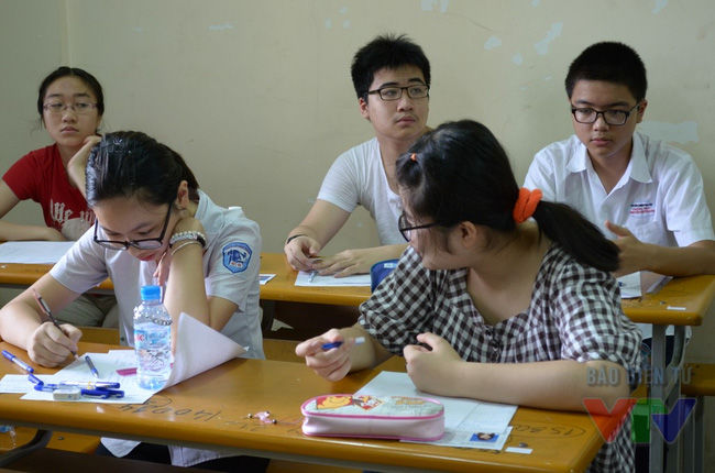 Hôm nay, thí sinh đến nhận phòng thi vào lớp 10