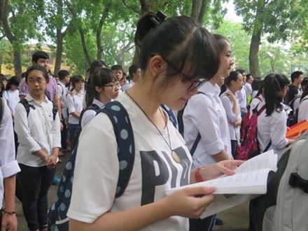 Râm ran chuyện chạy tiêu chí phụ