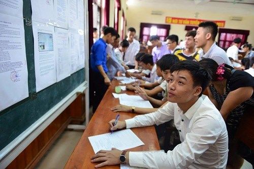 Thực hiện một số công việc trong tổ chức coi thi THPT Quốc gia năm 2016