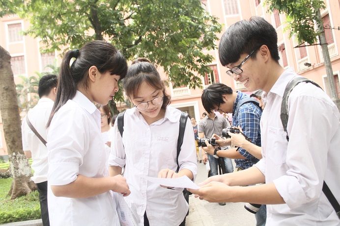 Chuông điện thoại reo giữa giờ thi, thí sinh bị lập biên bản