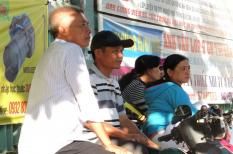 Nó lớn rồi, tự đi thi được