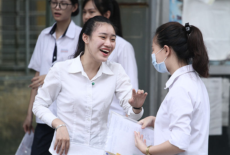 Bộ Giáo dục lên tiếng về câu thơ tranh cãi đề thi Văn THPT quốc gia 2016