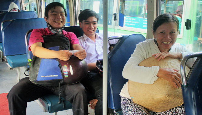 Khi mùa thi cử không còn là điểm nóng, cả làng vui