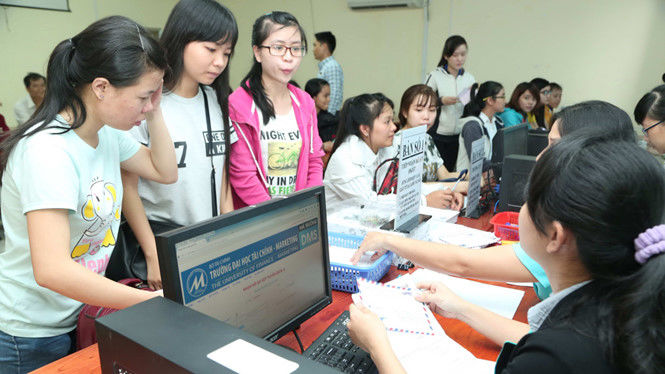 Bộ sẽ \"độc quyền dữ liệu xét tuyển\" ?