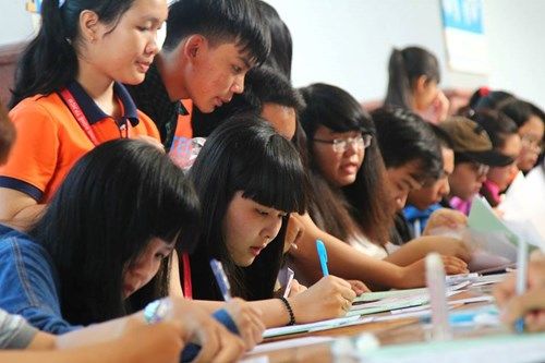 Ngày đầu nộp hồ sơ: Thí sinh lơ mơ quy định xét tuyển