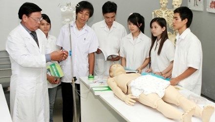 Đưa ra điểm xét tuyển thấp hơn nhiều điểm chuẩn, Đại học Y Hà Nội lý giải