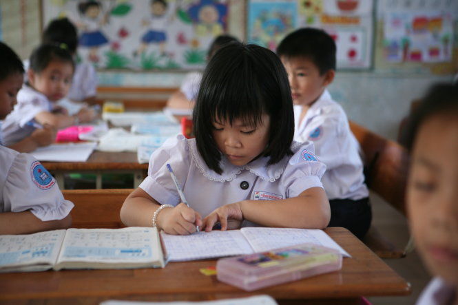 Vì sao các tỉnh ngưng VNEN?