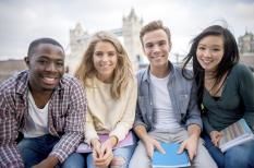 Làm sao để có cơ hội du học Anh miễn phí?