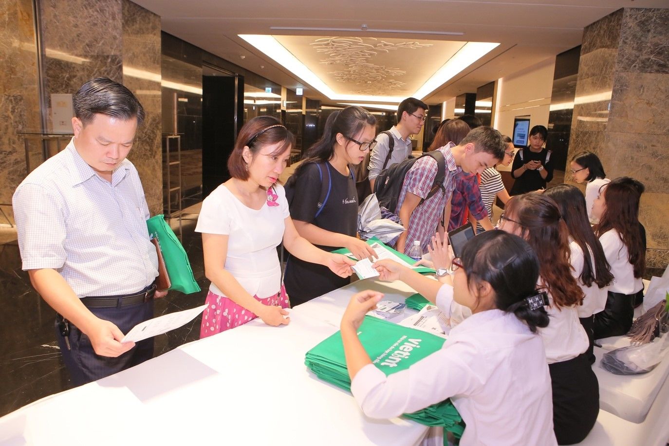 108 trường đại học hàng đầu Anh – Úc - Mỹ - Canada cùng góp mặt tại triển lãm của Vietint