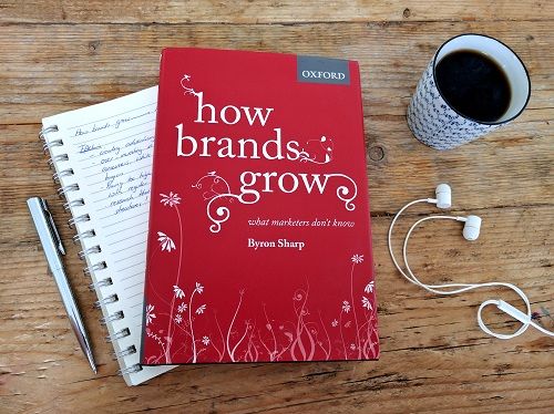 How Brands Grow: cuốn sách làm “hoài nghi” mọi suy nghĩ của bạn về Marketing!