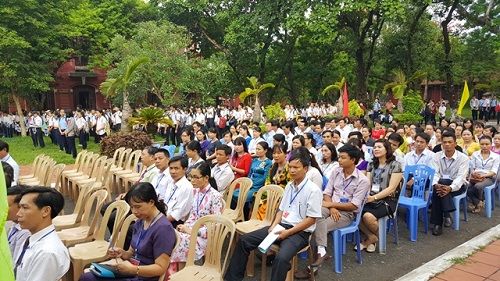 Thứ trưởng Bộ GD&ĐT làm việc tại Huế về công tác chuẩn bị kỳ thi THPT quốc gia