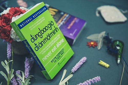 Đừng Bao Giờ Đi Ăn Một Mình