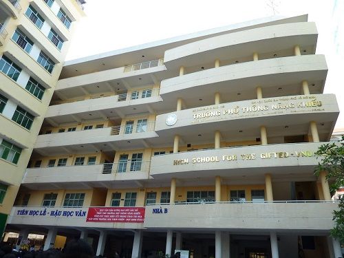 Điểm chuẩn vào lớp 10 trường Phổ thông Năng khiếu