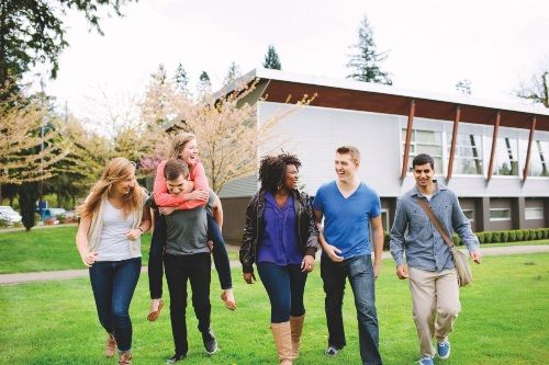 Du học Mỹ và Canada với cơ hội được miễn IELTS và TOEIC