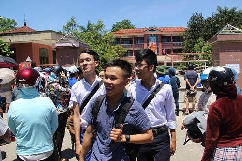 PGS Văn Như Cương: Đã đến lúc Bộ GD-ĐT giao cho địa phương tổ chức thi tốt nghiệp THPT