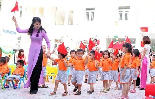 Nhiều trường mầm non Hà Nội tuyển sinh bằng hình thức bốc thăm