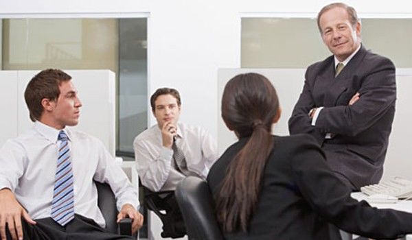 Những hành động vô thức khiến bạn trở nên kém cỏi