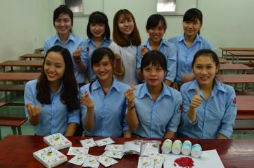 Sinh viên ngành Dược trong ngày bảo vệ khóa luận tốt nghiệp