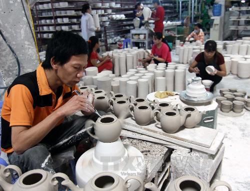 Đề tài gốm Biên Hòa được Trần Đình Quả bảo vệ thành công luận án tiến sĩ 