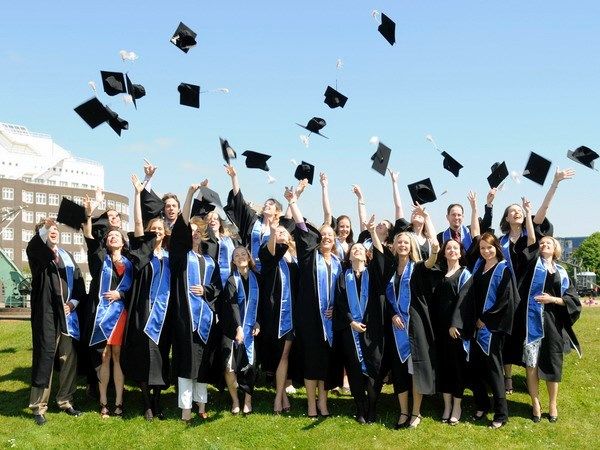 Du học sinh nói thật, phụ huynh Việt đau đầu