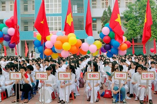 Hạn chế báo cáo thành tích trong lễ khai giảng