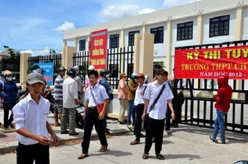 Tuyển sinh lớp 10: Hơn 1.200 học sinh Quảng Nam bơ vơ