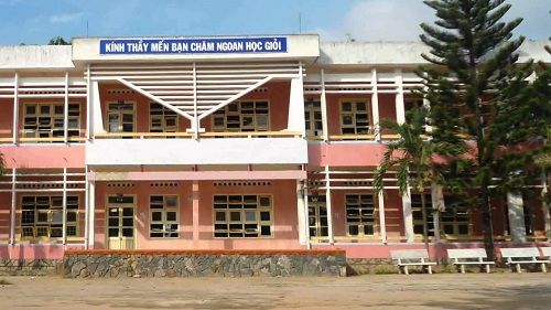 Tuyển sinh lớp 10 thiếu chỉ tiêu, trường nhận cả thí sinh có điểm liệt
