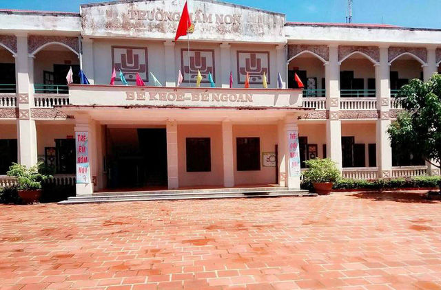 Cho con em nghỉ học để gây áp lực yêu cầu thay hiệu trưởng Cho con em nghỉ học để gây áp lực yêu cầu thay hiệu trưởng
