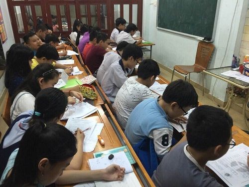 Dạy thêm, học thêm ngày càng tăng  Dạy thêm, học thêm ngày càng tăng