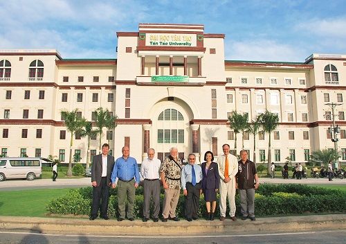 ĐH Tân Tạo tuyển 200 chỉ tiêu cho khoa Y với nhiều đối tượng thí sinh - Ảnh 1