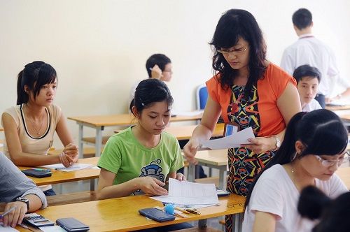 Đừng mãi phân biệt sinh viên trường công và trường tư