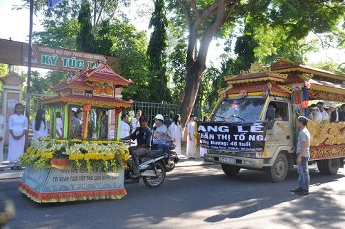 Lễ khai giảng đầy nước mắt ở Hội An Lễ khai giảng đầy nước mắt ở Hội An